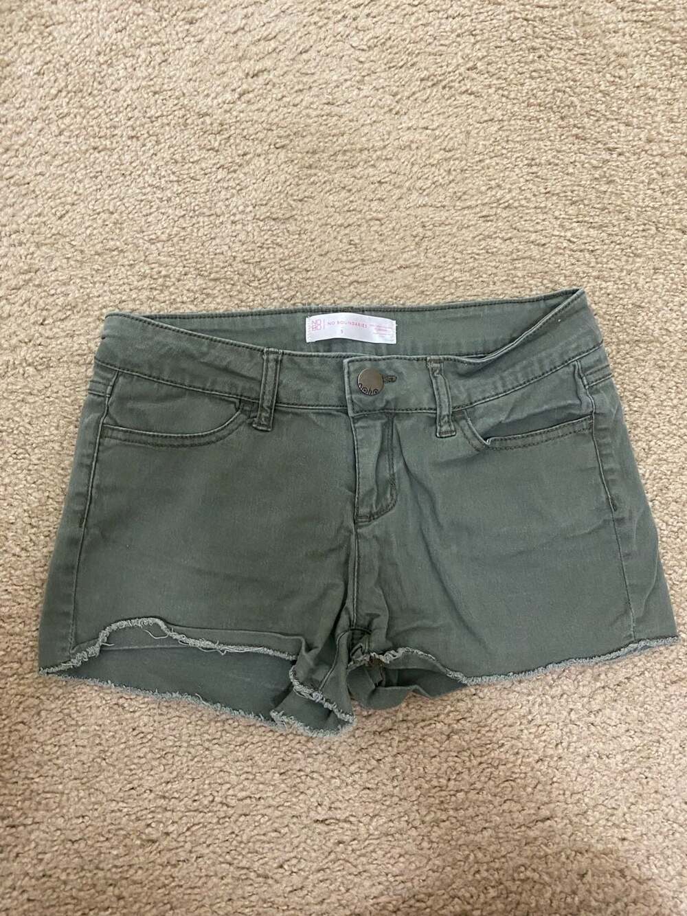 No Boundaries Women's Size 5 Olive Green Cut-Off Denim Shorts